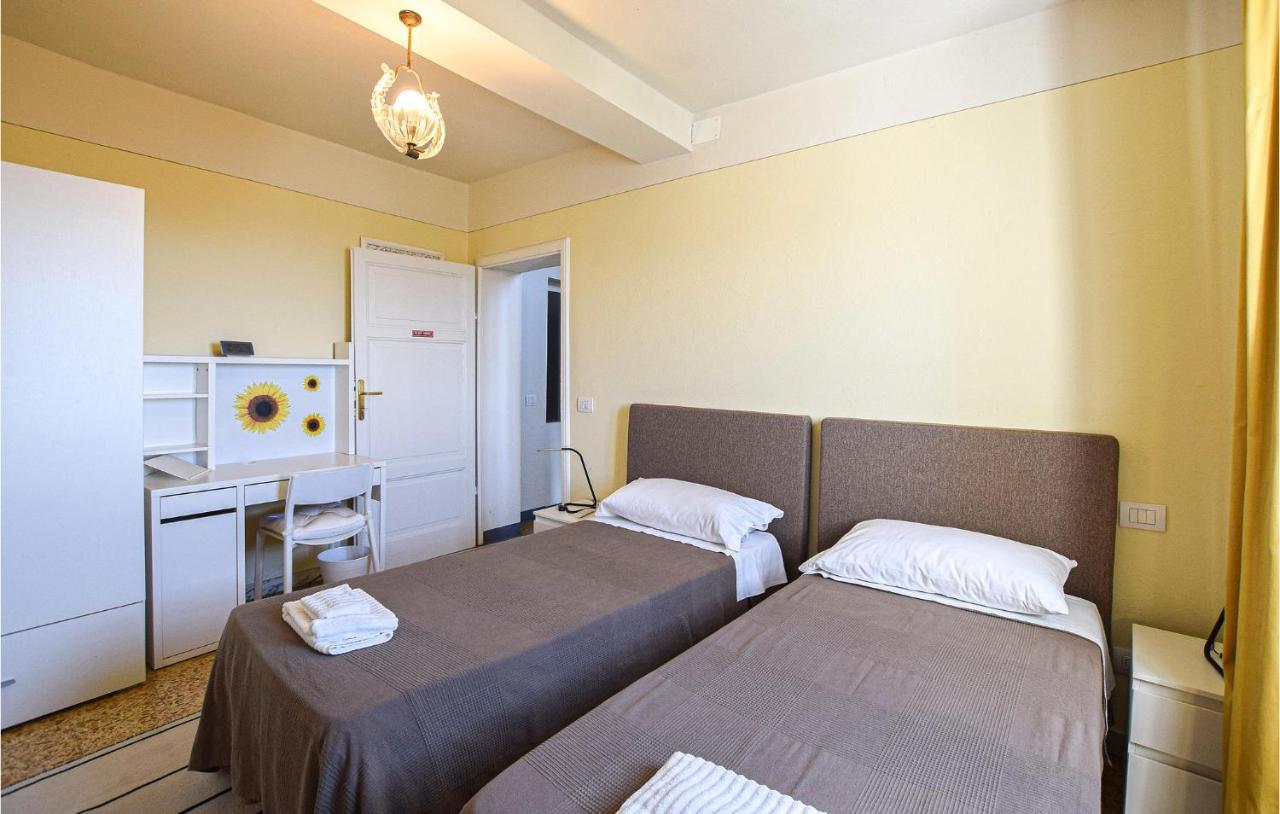 5 Bedroom Amazing Home In Fabbiano Fabbiano  Экстерьер фото